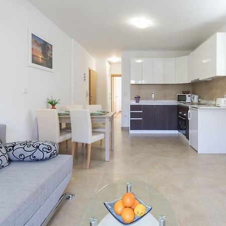 מאלינסקה Apartments Nino מראה חיצוני תמונה