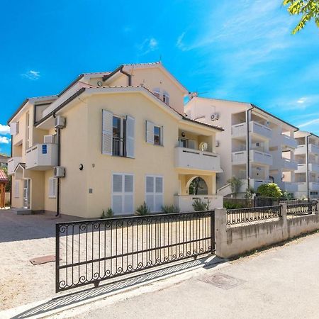 מאלינסקה Apartments Nino מראה חיצוני תמונה
