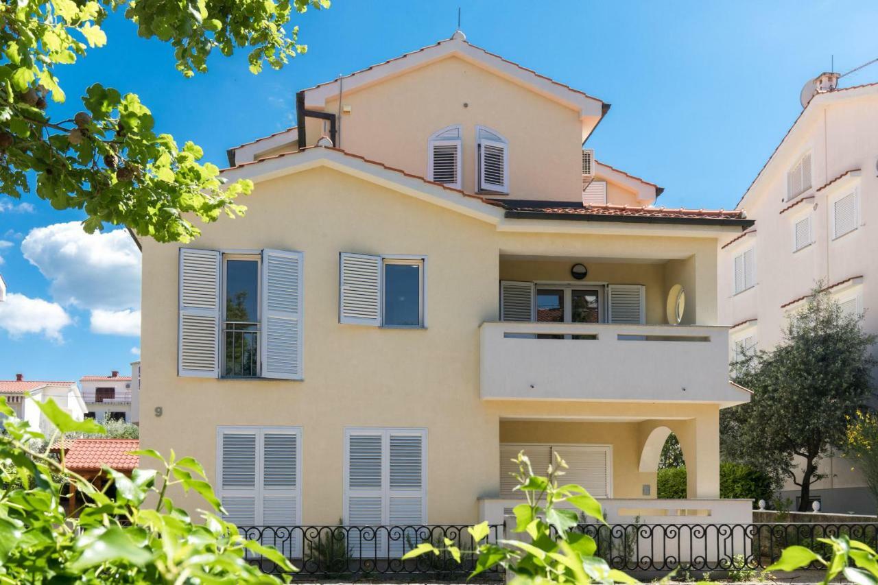 מאלינסקה Apartments Nino מראה חיצוני תמונה