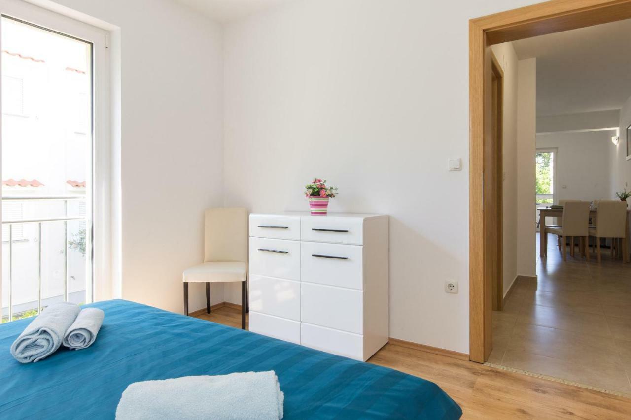 מאלינסקה Apartments Nino מראה חיצוני תמונה