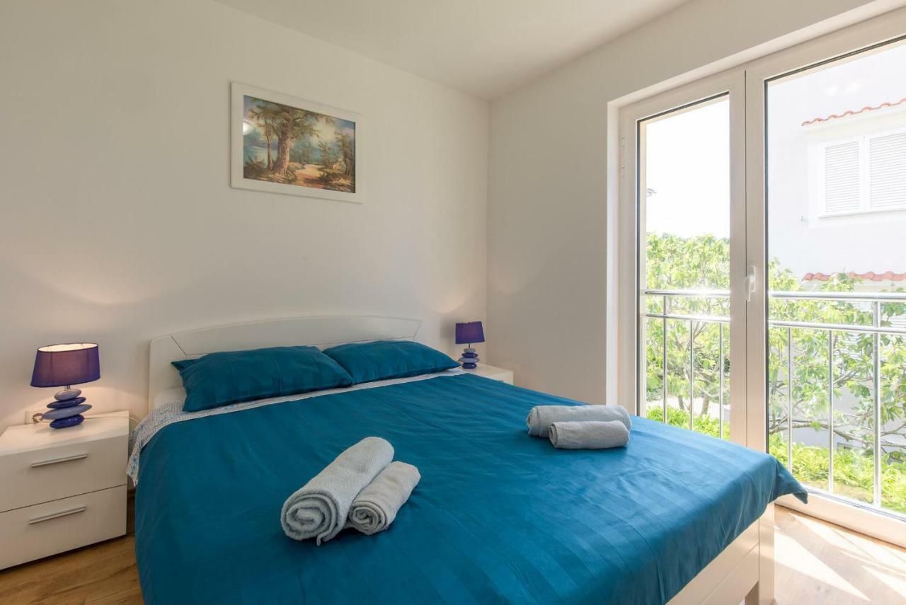 מאלינסקה Apartments Nino מראה חיצוני תמונה