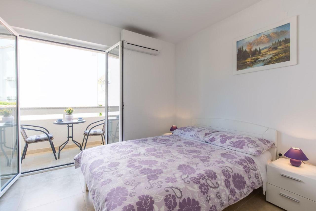 מאלינסקה Apartments Nino מראה חיצוני תמונה