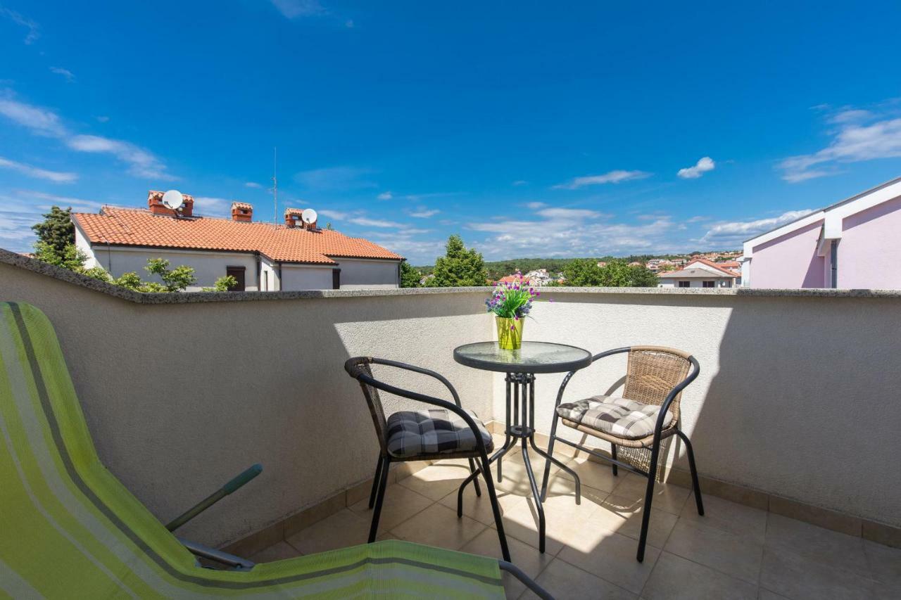 מאלינסקה Apartments Nino מראה חיצוני תמונה
