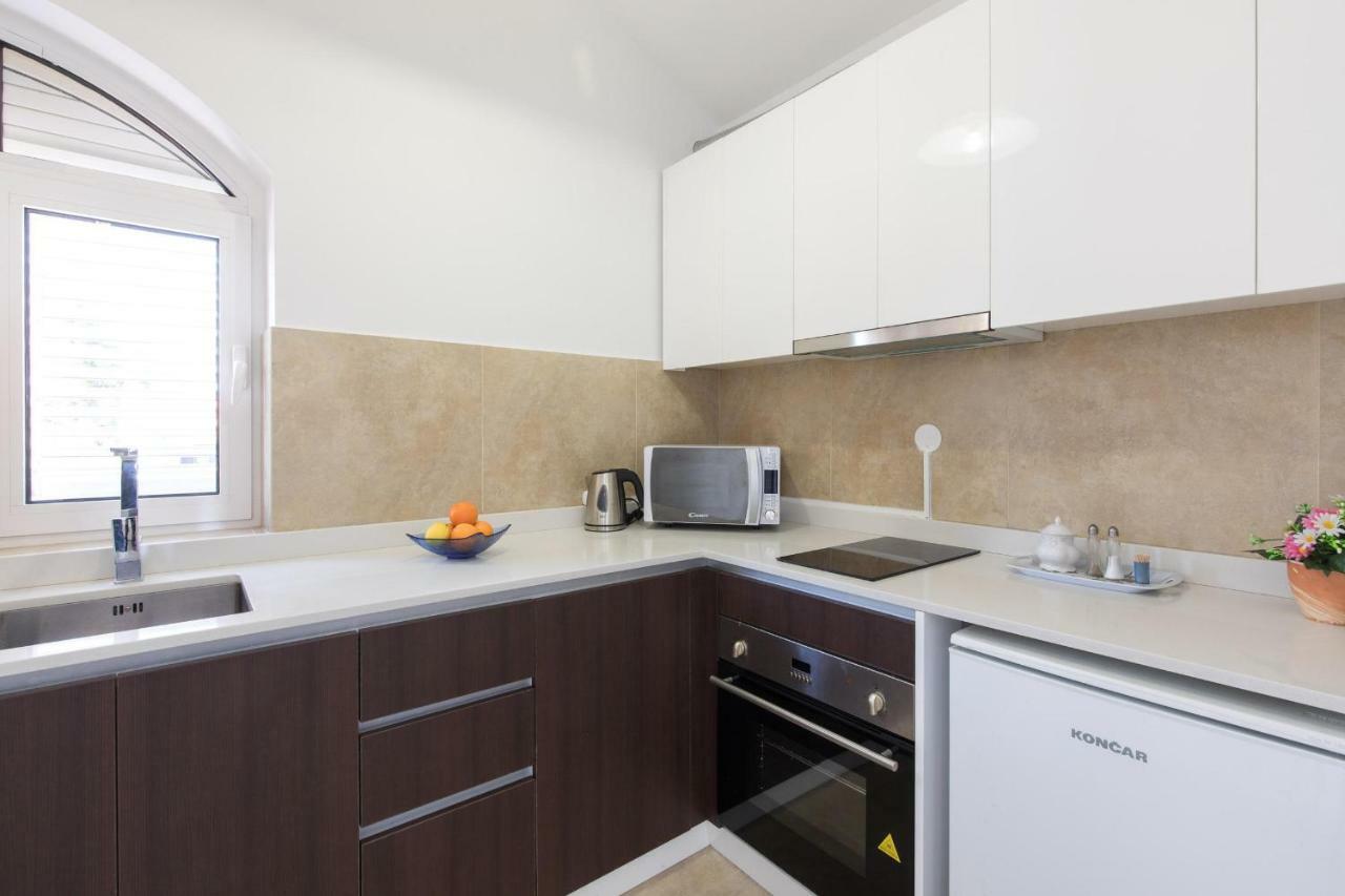 מאלינסקה Apartments Nino מראה חיצוני תמונה